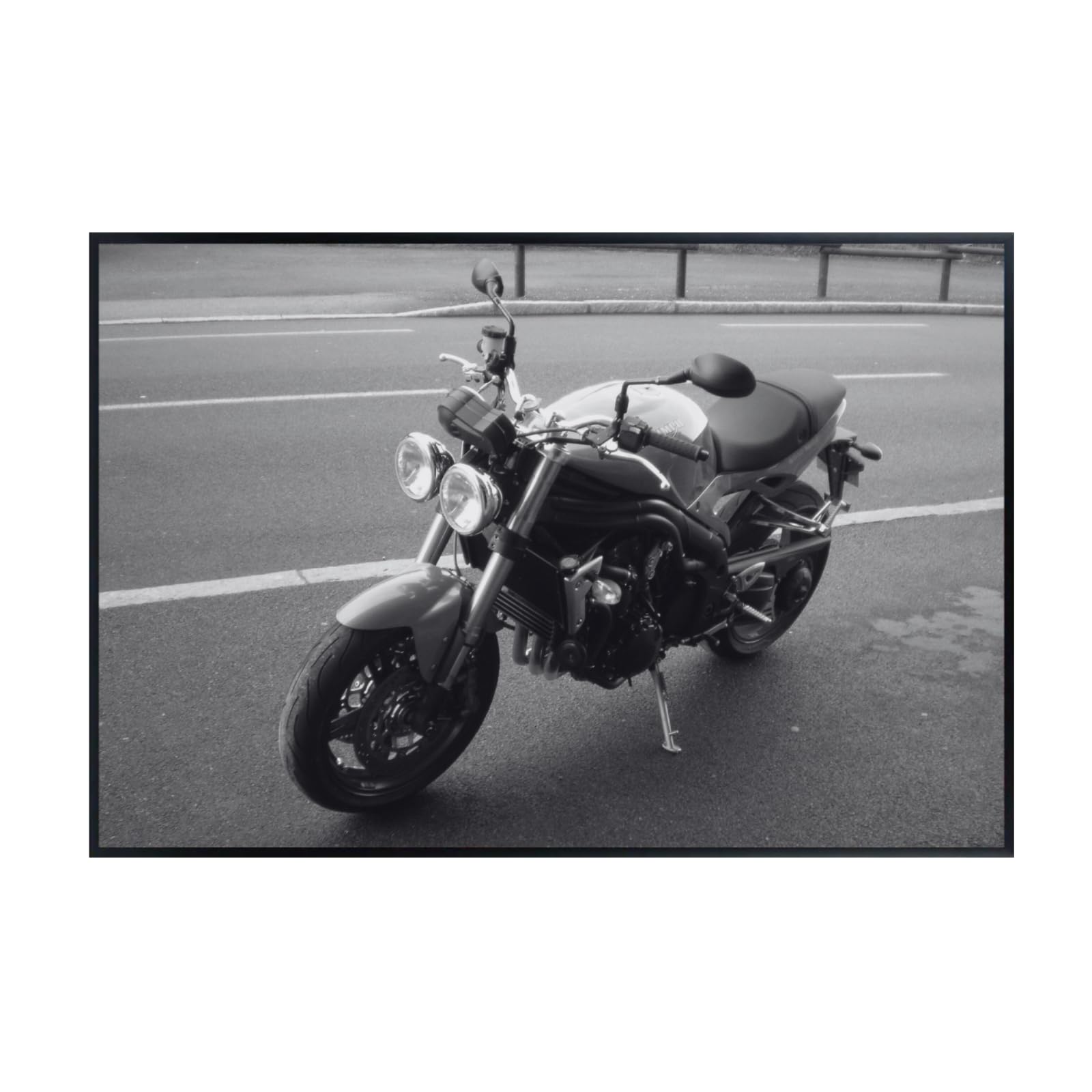Yamaha VMAX Motorcycle Poster - Power Cruiser Wall Deco for Rider Garage, Living Room or Man Cave